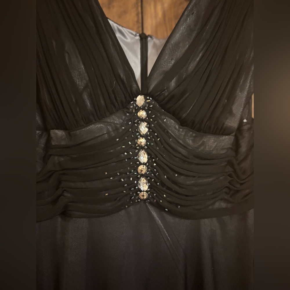 Evening Gown Pre-owned in Good Condition Patra Size 6 - Picture 2 of 9